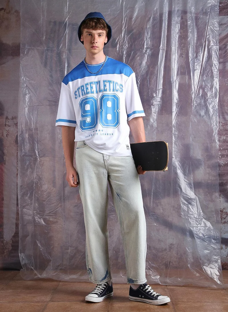 هوبرهولمي تيشيرت رجالي شبكي بياقة دائرية وطبعة حروف بأسلوب رياضي عصري