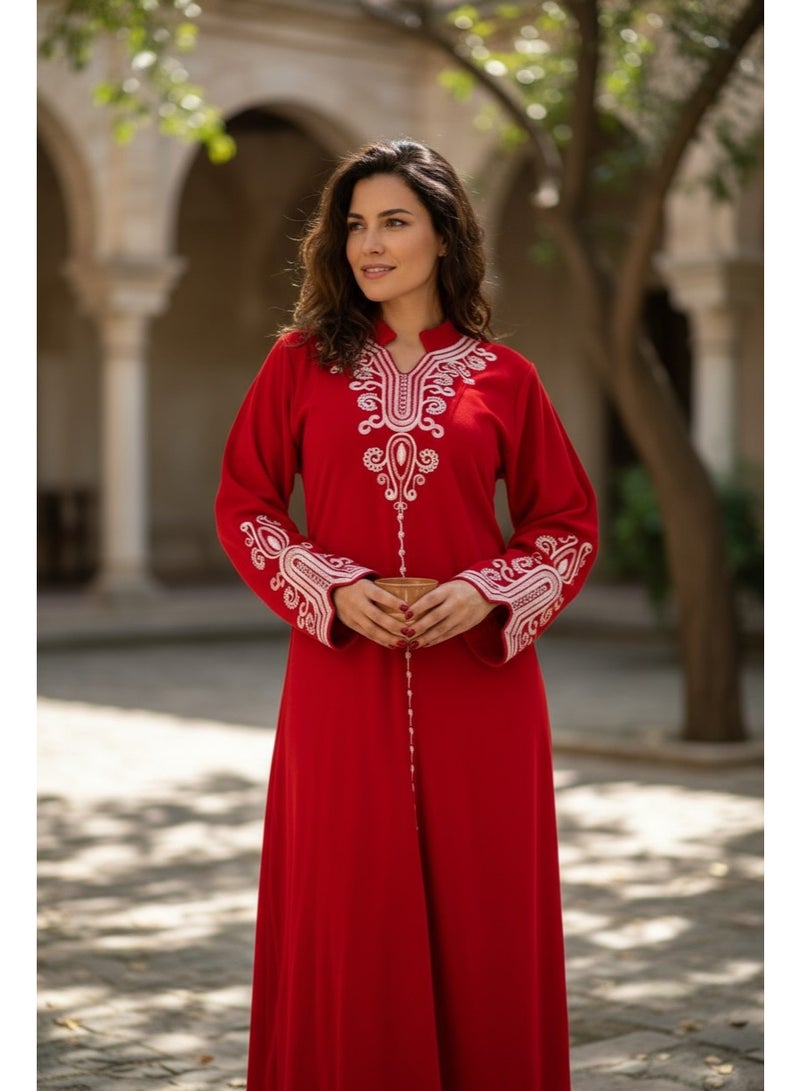 زيكوتكس  قفطان قطيفة أحمر فاخر مطرّز - تصميم ملكي شتوي وأكمام طويلة - Image 2