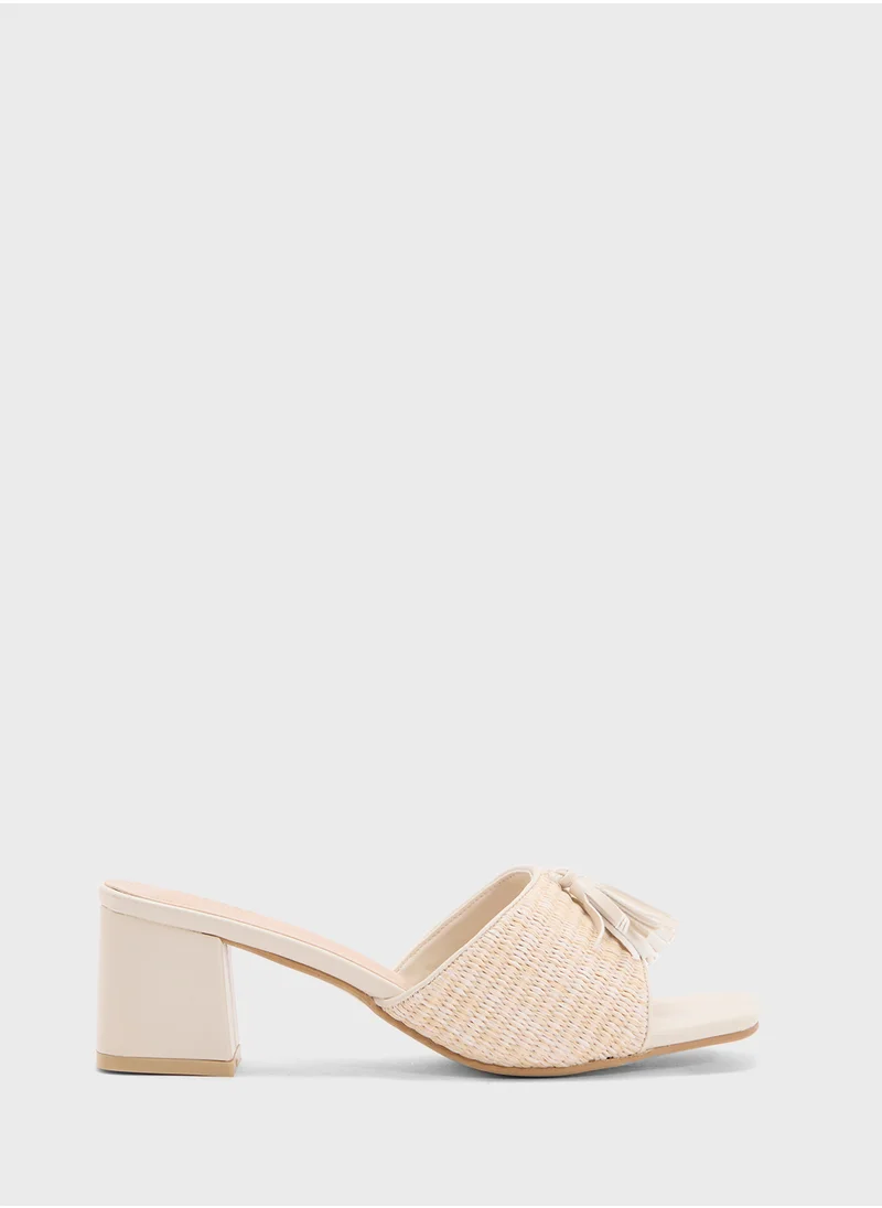 ايلا Rafia Tassel Detail Block Heel Sandal