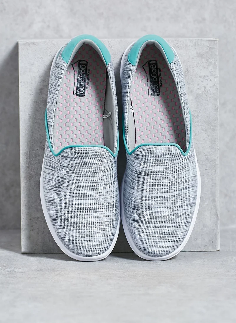 SKECHERS Go Step - Limitless