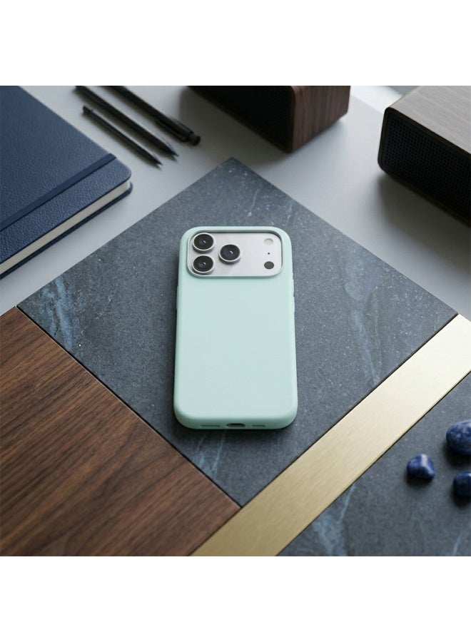 موبكوس جراب Mobcos iPhone 17 Pro باللون الأزرق السماوي وشعار Elite، مصنوع من السيليكون الفاخر، مزود بخاصية الشحن اللاسلكي المغناطيسي | ملمس ناعم كالحرير | حماية فائقة ضد الصدمات بمعايير عسكرية | توافق مغناطيسي قوي | غطاء أنيق وفاخر - Image 5