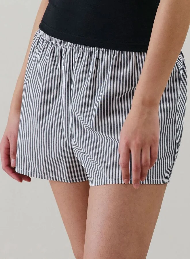 UNDIZ Striped shorts