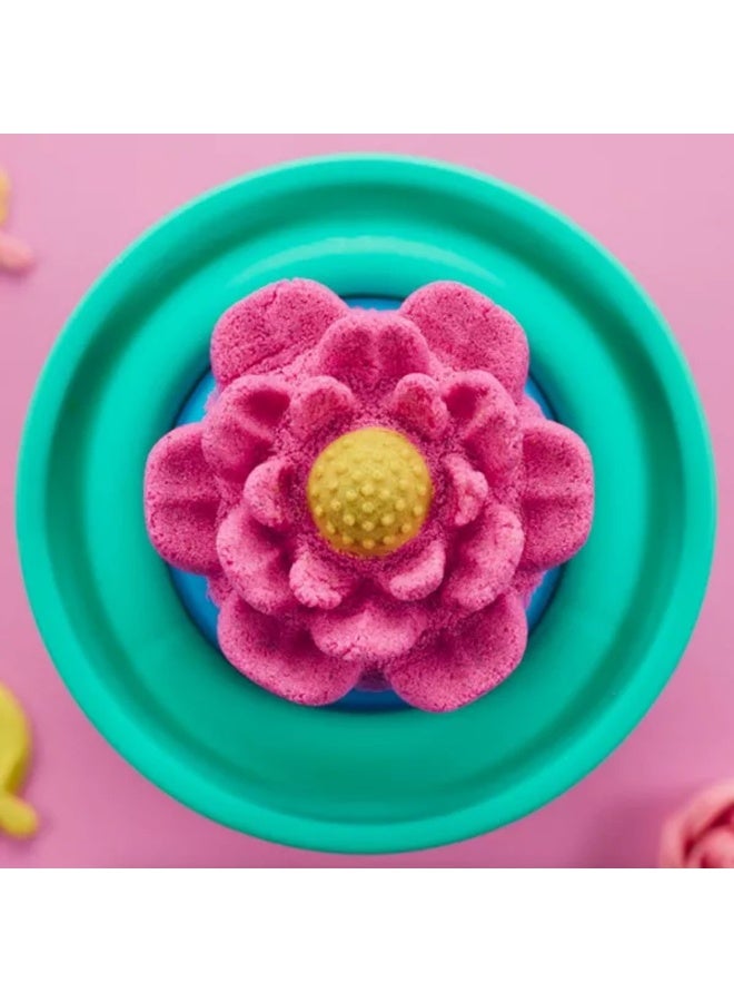 Kinetic Sand طقم رمل سكووش بلوسوم (227 غ) - Image 2