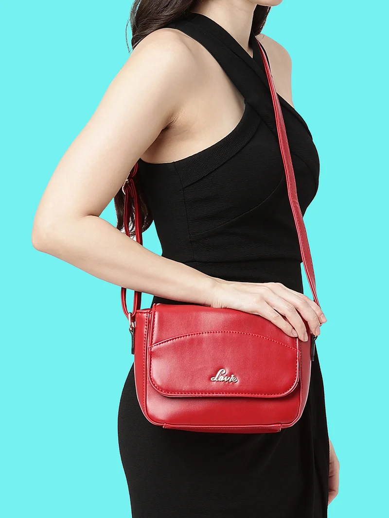 لافي حقيبة لافي بروكسا نسائية حمراء