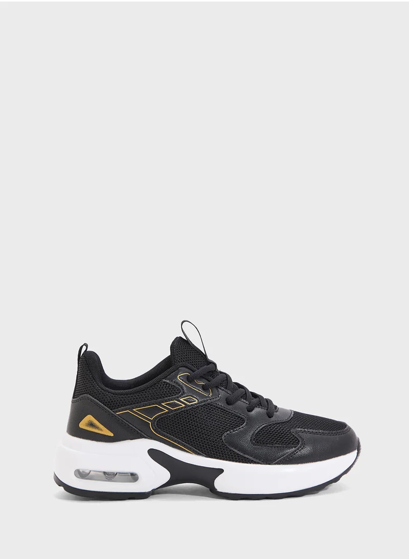 جينجر Lace Up Sneaker