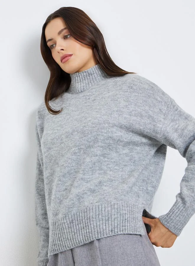 ستايلي سويتر محبوك بياقة عالية مضلعة وأكمام طويلة