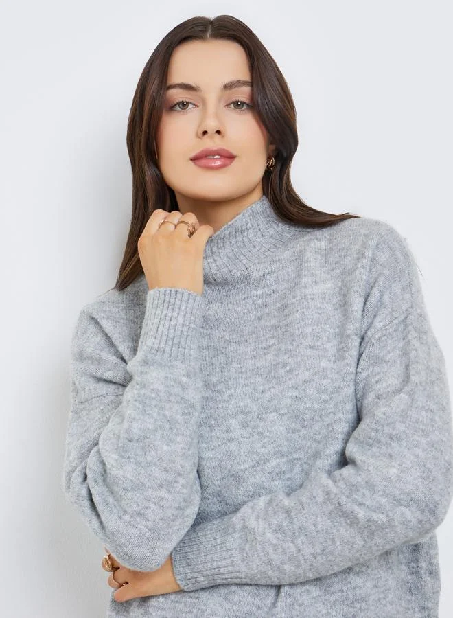 ستايلي سويتر محبوك بياقة عالية مضلعة وأكمام طويلة