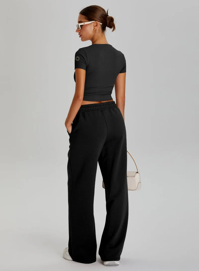 كون.يوغا قميص قصير بأكمام قصيرة