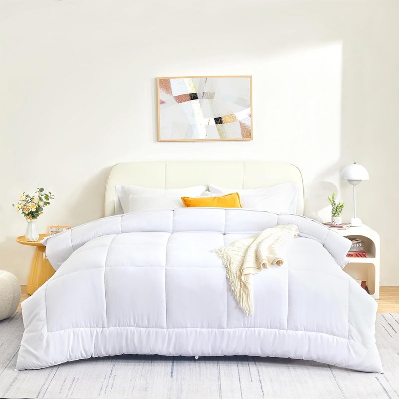 SLEEP ZONE مجموعة لحافات سعة كينج قابلة للتحويل، ناعمة وقابلة للتنفس، مصنوعة من بديل الريش، دافئة لجميع المواسم، مع تطريز مربع، لون أبيض. - Image 1