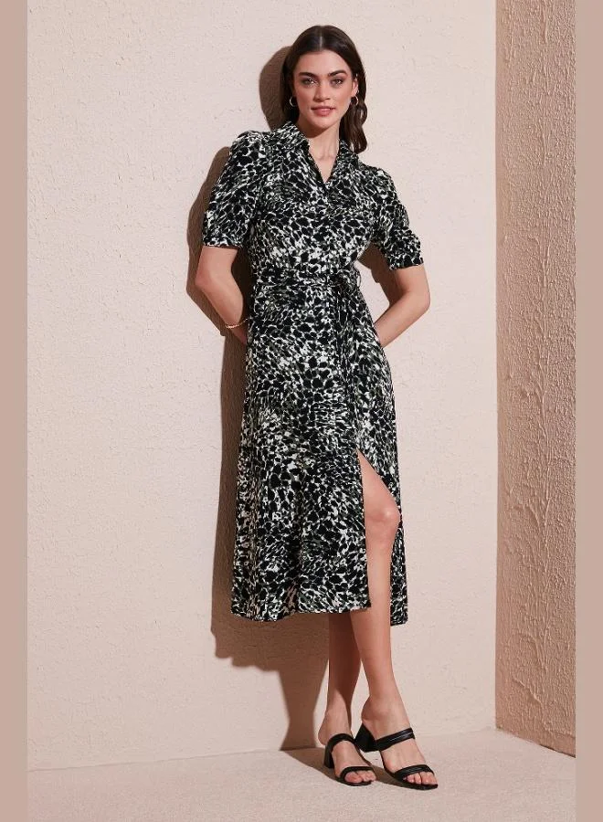 ليلا فستان نسائي متوسط الطول بأكمام بالون وياقة واسعة وحزام بنقشة ليلا