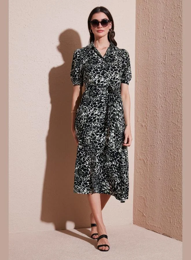 ليلا فستان نسائي متوسط الطول بأكمام بالون وياقة واسعة وحزام بنقشة ليلا