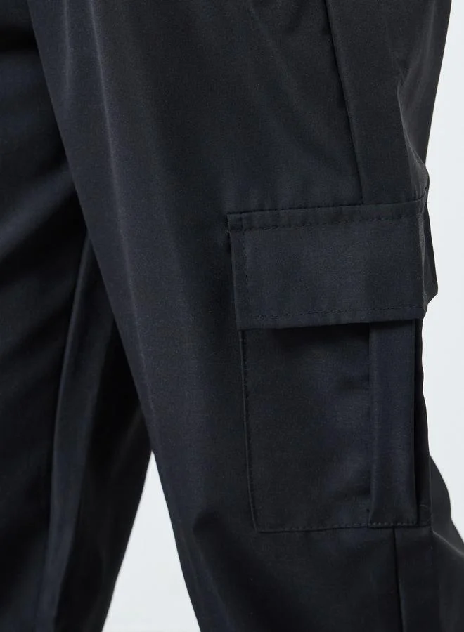 ستايلي بنطال جوغر كارجو بلون أسود سادة