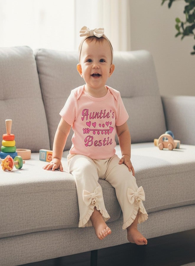 طقم ملابس ربيعي مكون من 3 قطع من Aunties Besties Baby Girl، يتضمن رومبير بأكمام قصيرة مطبوع عليه حروف، وبنطال واسع، وعصابة رأس (وردي، 6-9 أشهر). - Image 3