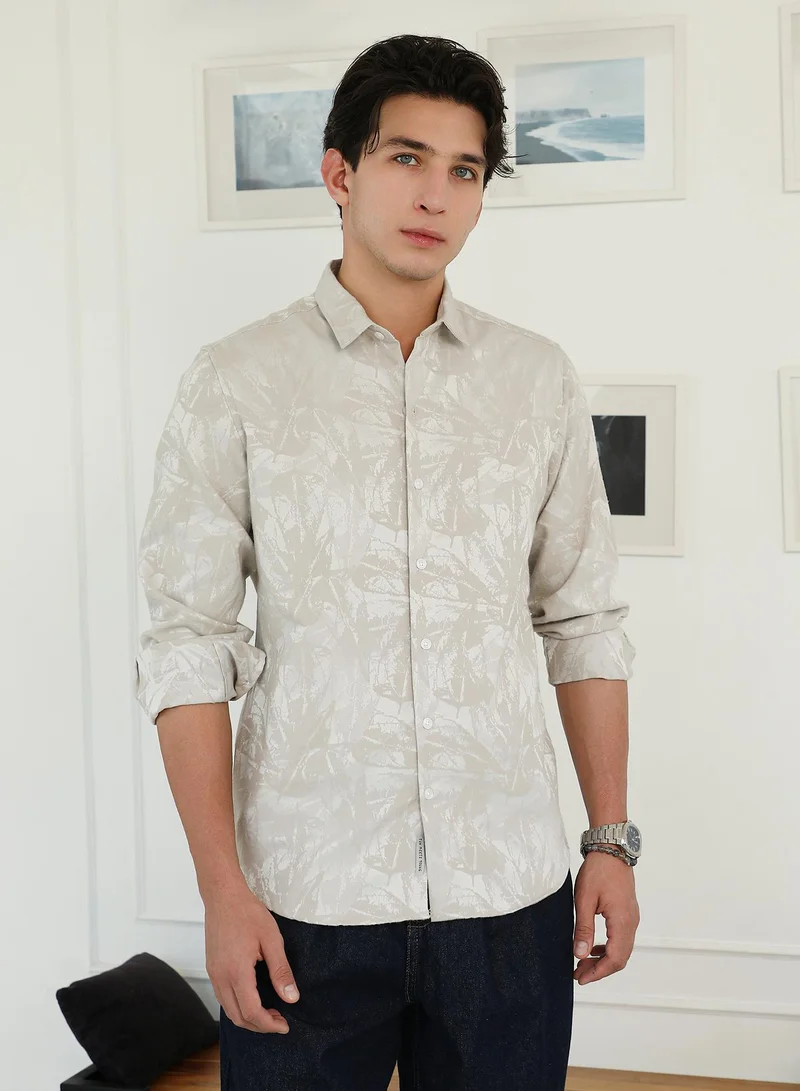 Campus Sutra Campus Sutra Men's Ecru Beige Faded Foliage-Jacquard Shirt | Regular Fit Full Sleeve Point Collar Abstract Pattern | Cotton Blend & Breathable Fabric For Casual & Semi-Formal Wear