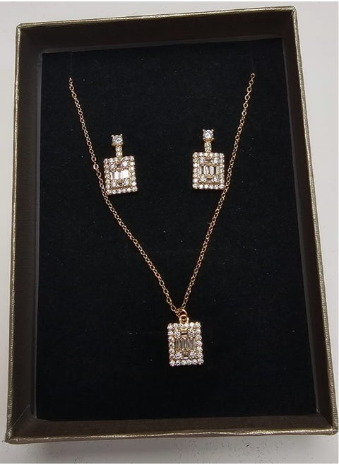 Women's accessory set consisting of earrings and a chain made of zircon