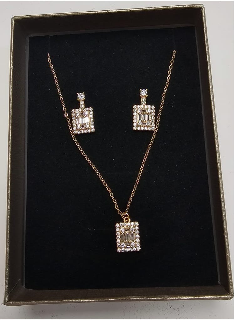 Women's accessory set consisting of earrings and a chain made of zircon