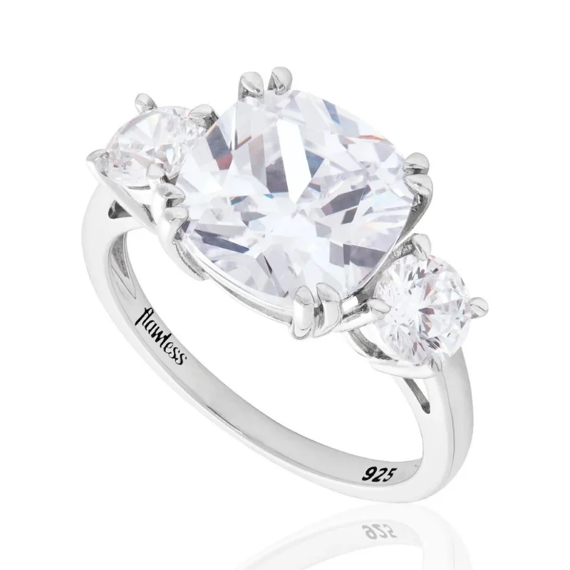 باكلي لندن BUCKLEY LONDON THE FLAWLESS COLLECTION - CLEAR MEGHAN RING