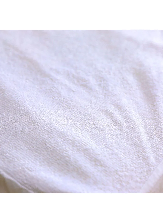DANUBE HOME Terry Mattress Protector King Size Poly Cotton  Zippered Hypoallergenic Mattress Encasement For Bedroom  L 180 X W 200X H 30 Cm  White