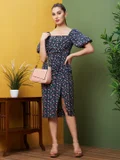 جلو باص navy floral