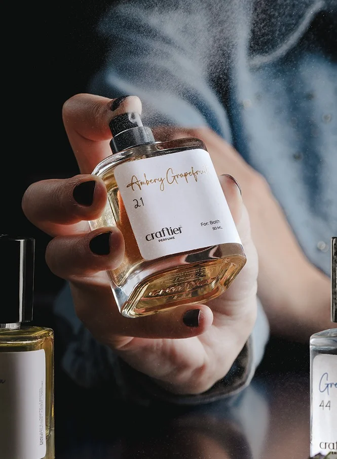 كرافتيير أمبري جريب فروت – مستوحى من أمبر نويت، ماء عطر (أو دو بارفان) للرجال والنساء – 50 مل، عطر عنبري يدوم طويلاً حتى 24 ساعة، عطر يونيسكس بحجم مناسب للسفر.
