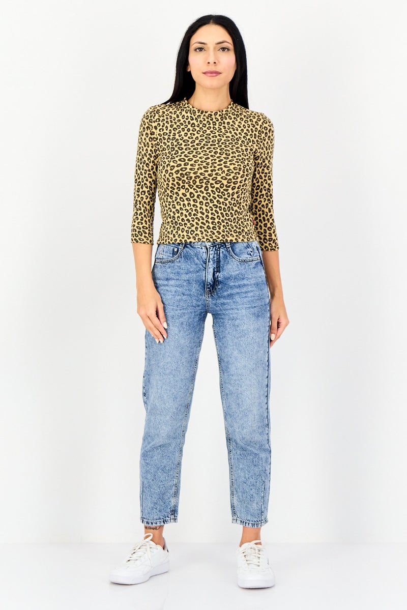 Levi's بلوزة نسائية بأكمام طويلة وطوق دائري بنقشة حيوانات، متعددة الألوان - Image 3