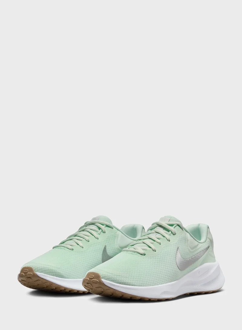 Nike Revolution 7