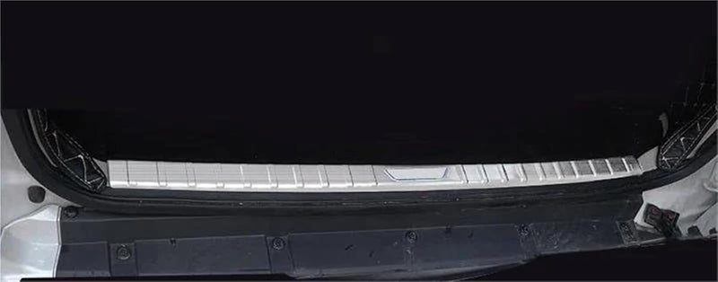 Vuzmode Rear Bumper Protector for Mitsubishi Pajero - Image 2