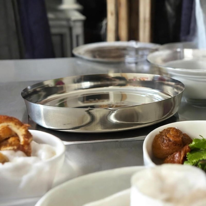 MUKE Stainless Steel Thali Plates/Dinner Plates Set of 6pcs- for Home, Restaurants Durable and Elegant Design for Everyday Use - Image 2