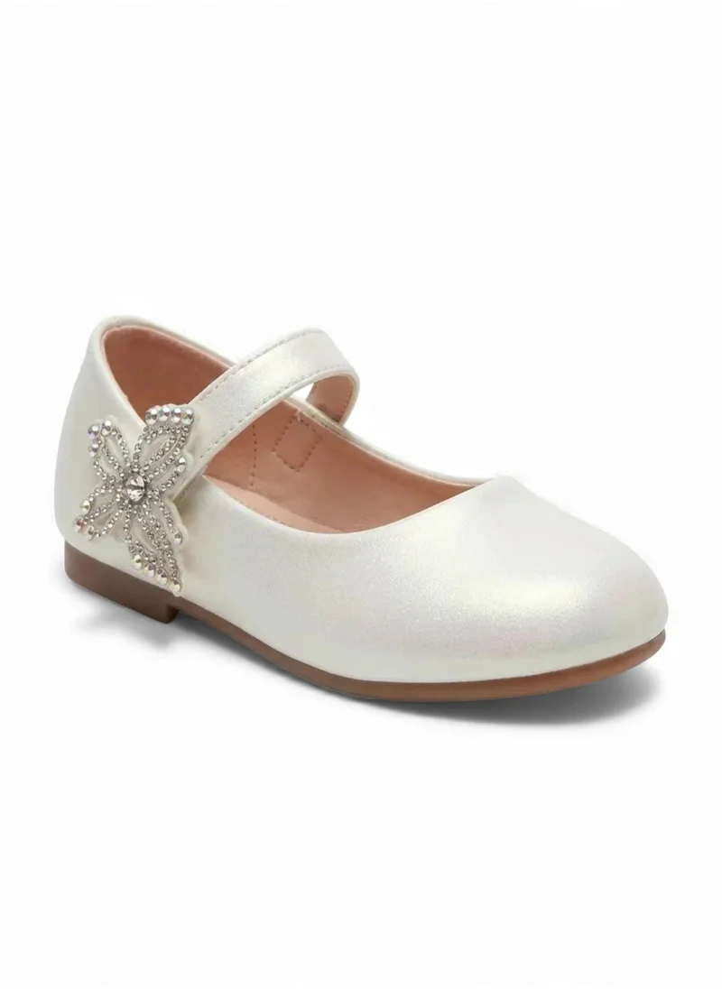 Geoomnii Junior Girls’ Closed Flat Shoes – Comfortable, Lightweight & Everyday Wear