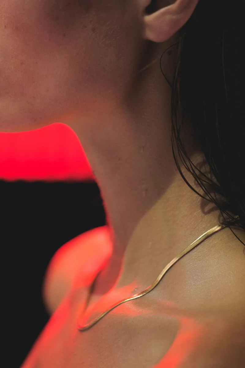 اتش اند ام قلادة مقاومة للماء