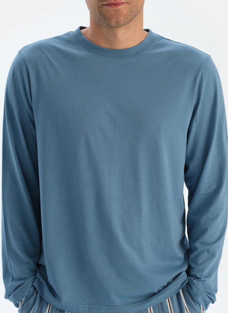 داجي T-shirt & Trousers Pajama Set Crew Neck Supreme Mid Rise Sleepwear