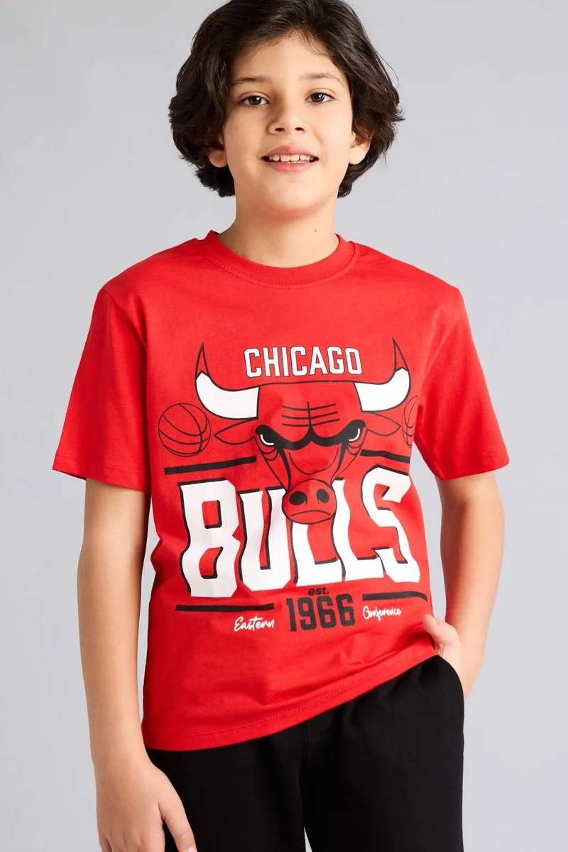 ديفاكتو Boy New Regular Fit Chicago Bulls Licensed Short Sleeve T-Shirt
