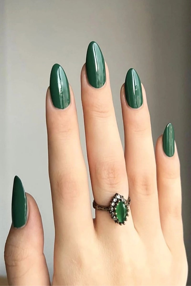 National Day decorations Green Almond-Shaped Fake Nails for Celebrating Saudi National Day, the box contains 24 nails with a nail file and glue, perfect for celebrating Saudi National Day. - Image 1