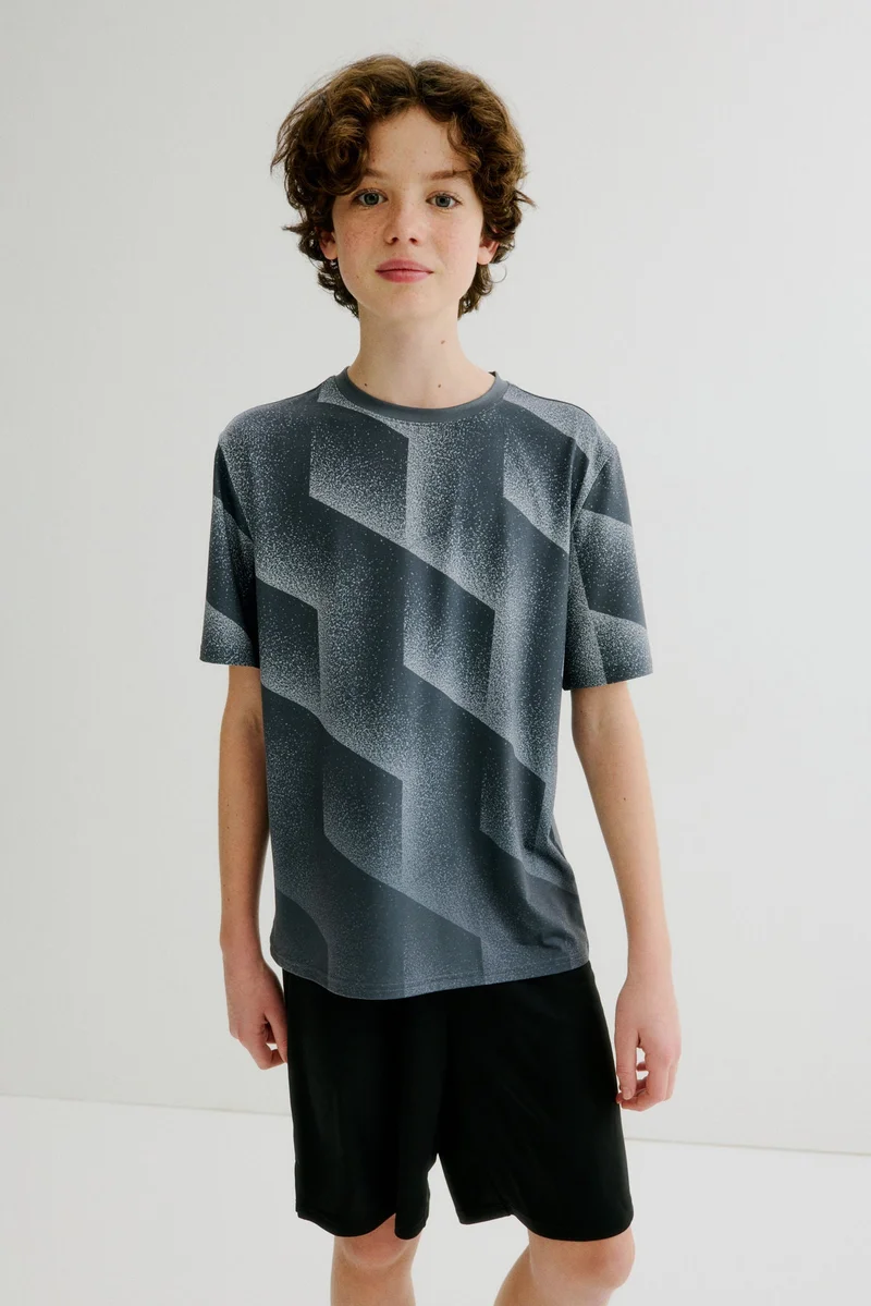 اتش اند ام طقم لكرة القدم من نسيج دراي موف - قطعتين