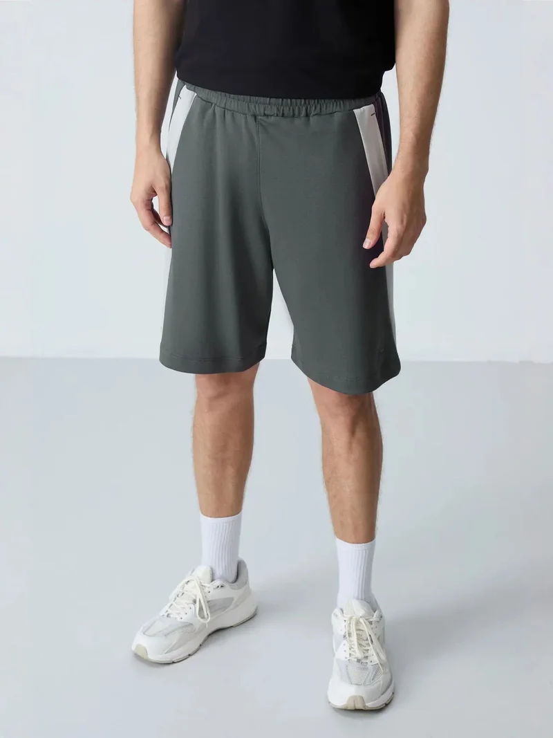 تومي لايف TOMMY Men's Cotton Blend Sweat Shorts