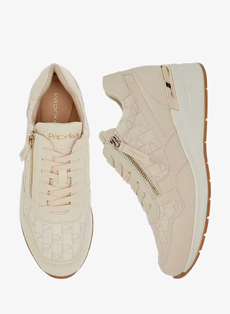 بابريكا سنيكرز نسائي بطبعة شعار مع إغلاق برباط