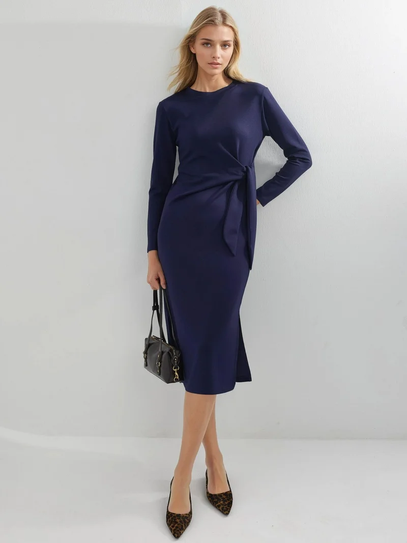 زوبعة فستان مودال بفتحة جانبية من مجموعة بيرسان