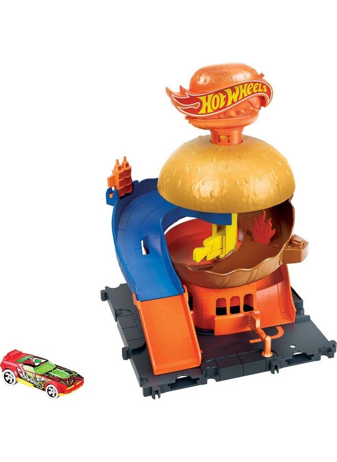 هوت ويلز مجموعة مسارات السيارات، مجموعة لعب City Burger Drive Thru وسيارة بمقياس 1:64، تتصل بمجموعات ومسارات أخرى  - Image 1