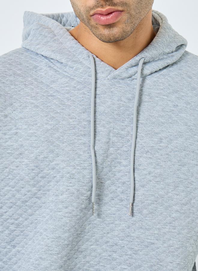 ستايلي هودي واسع بتفاصيل بارزة الملمس - Image 3