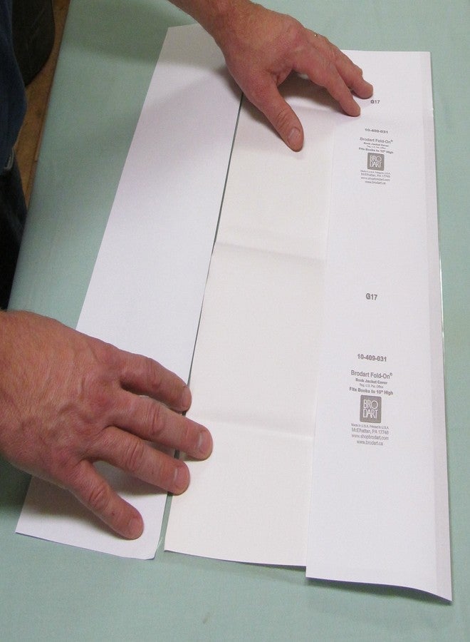 Brodart 10 Pack 9 1/2" x 20" Genuine Brodart Book Jacket Covers - Fold-On, Center-Loading - Image 3