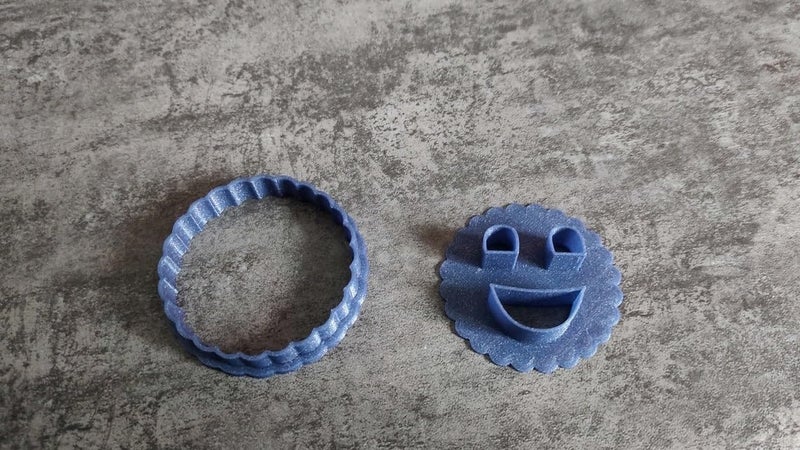 EROTNGO EROTNGO Face Cookie Cutter Pack of 3 Create Fun Sad Loving and Smiley Face Cookies for Parties Baking Events and Special Occasions Perfect for Kids Family Fun and Creative Dessert Making - Image 5
