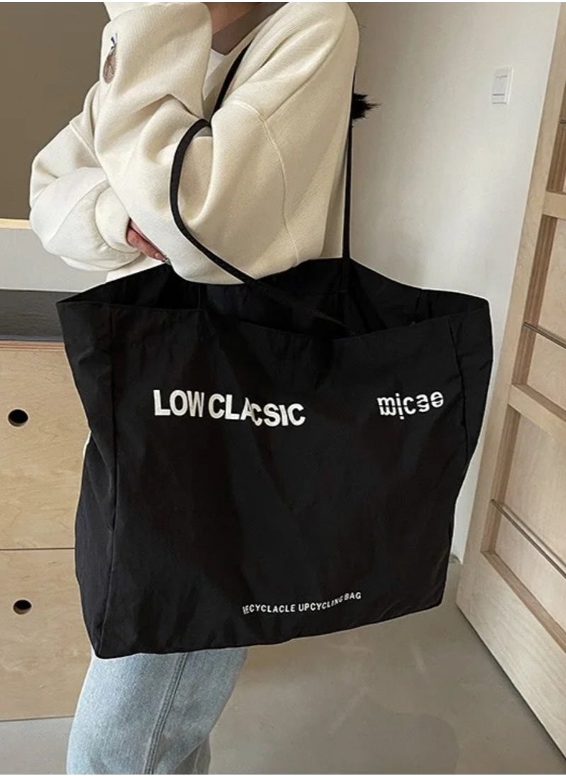 ال سي حقيبة كتف قماشية خفيفة الوزن LOWCLASSIC حقيبة كتف مطبوع عليها حروف  - Image 2