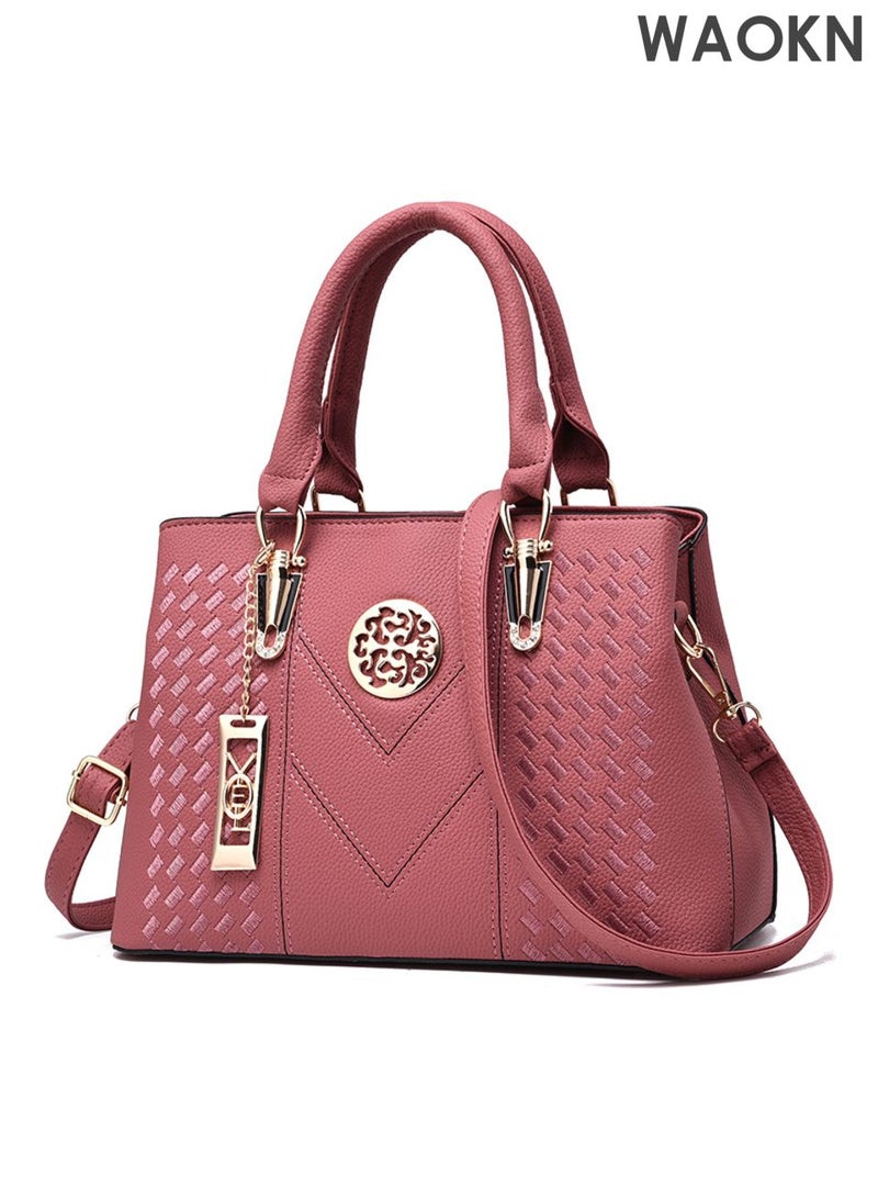 دبليو أيه أو كي أن حقيبة يد نسائية أنيقة مطرزة، حقيبة كتف، ذات سعة كبيرة، حقيبة مراسلة، مناسبة للتنقلات اليومية والعمل، مزودة بأحزمة كتف قابلة للتعديل، وجيوب تخزين متعددة لتلبية احتياجات السفر اليومية، مناسبة للجنسين، لون وردي. - Image 1