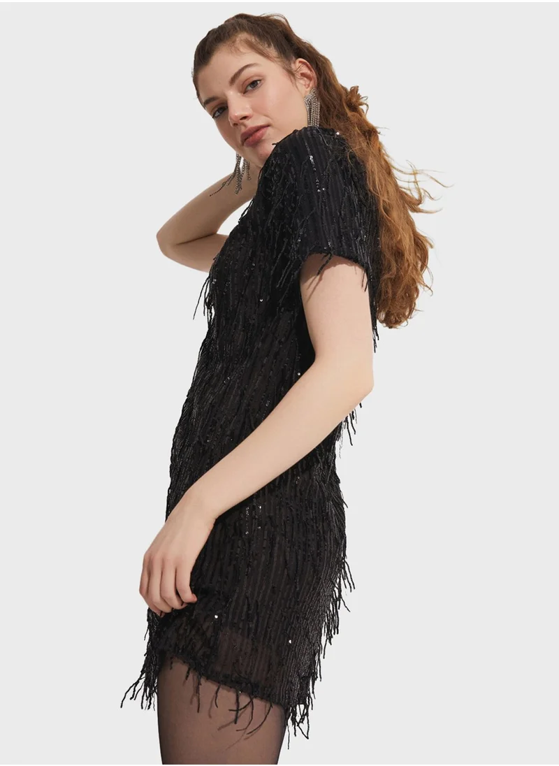 جون V-Neck Knitted Dress