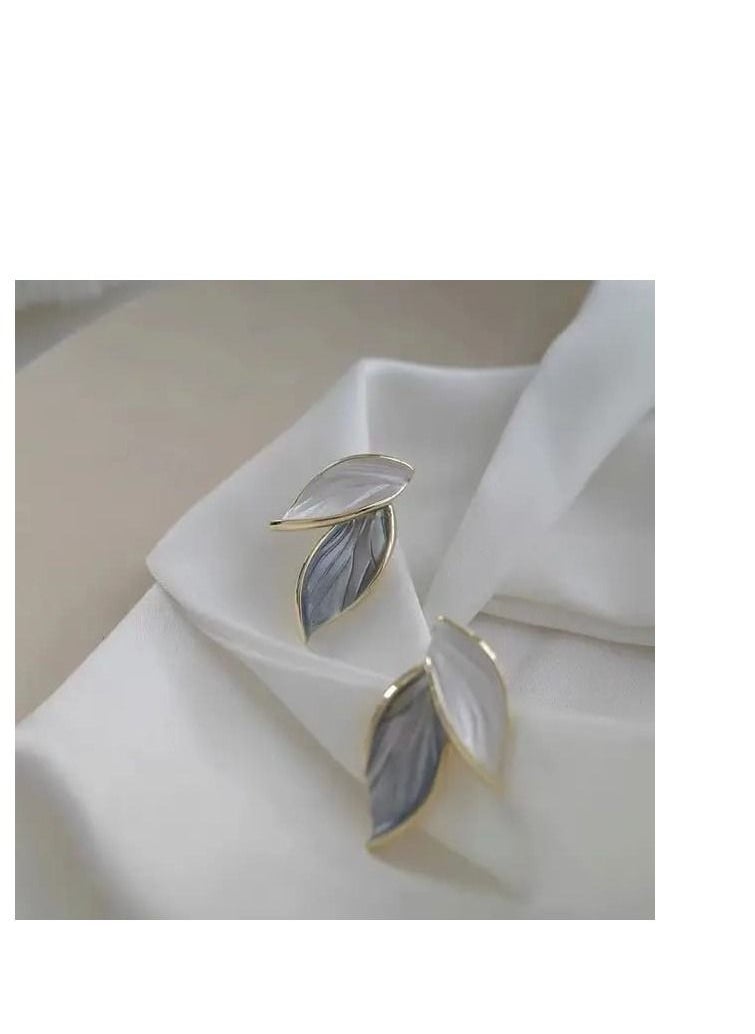 Generic - Gold stainless steel earring - Image 1
