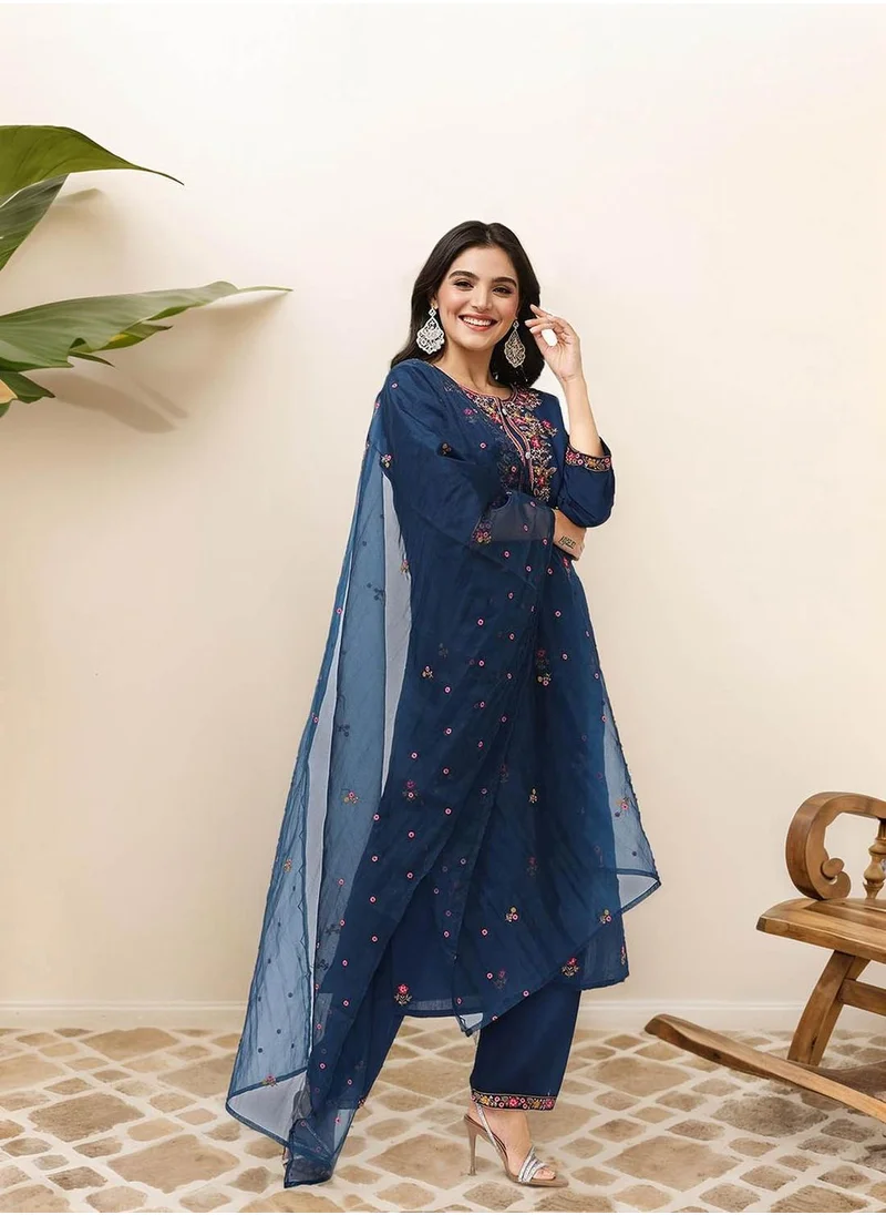 ISHIN Women BLUE MODAL CHANDERI 3 pcs Kurta Set
