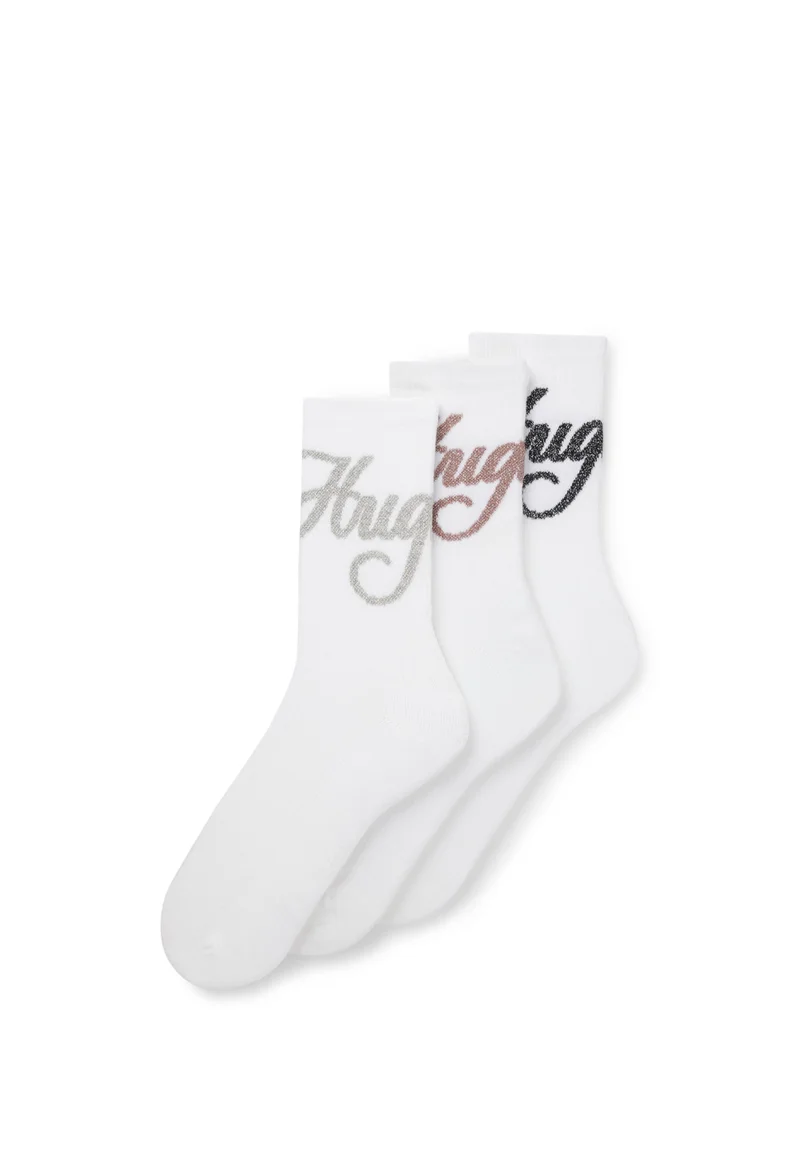 هوجو ثلاث جوارب قصيرة بشعارات لامعة