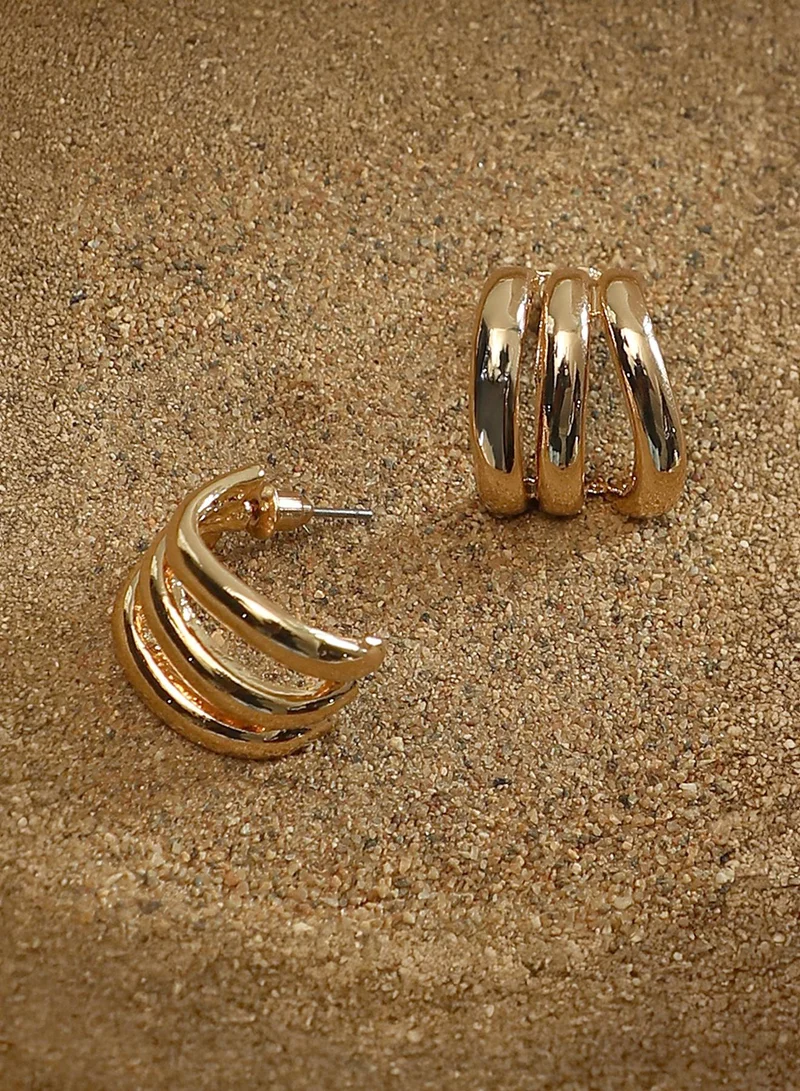 سوهي أقراط دائرية للنساء بخطوط ثلاثية بلون كاليفورنيا من خليط معدني بإغلاق ضاغط