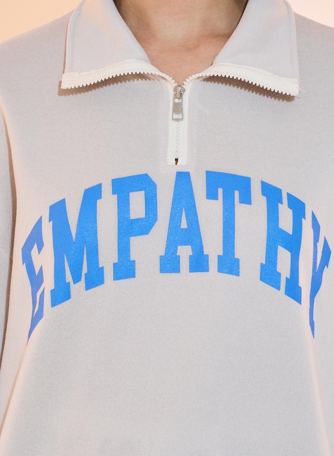 تايك تو سويت شيرت بطبعة كتابة وأكتاف منخفضة - Image 4