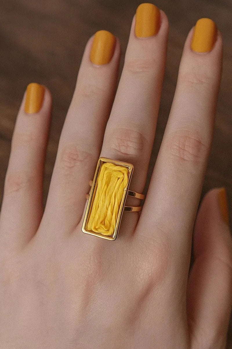 Vbranda A modern rectangular design ring with standout details rust-resistant. 